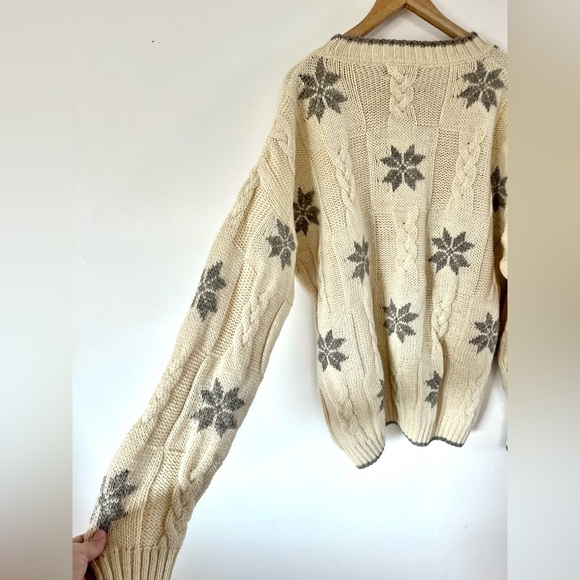 Lands End Vintage Cream Chunky Cable knit  Grey Snowflake Grandpa Sweater Large - Picture 10 of 10